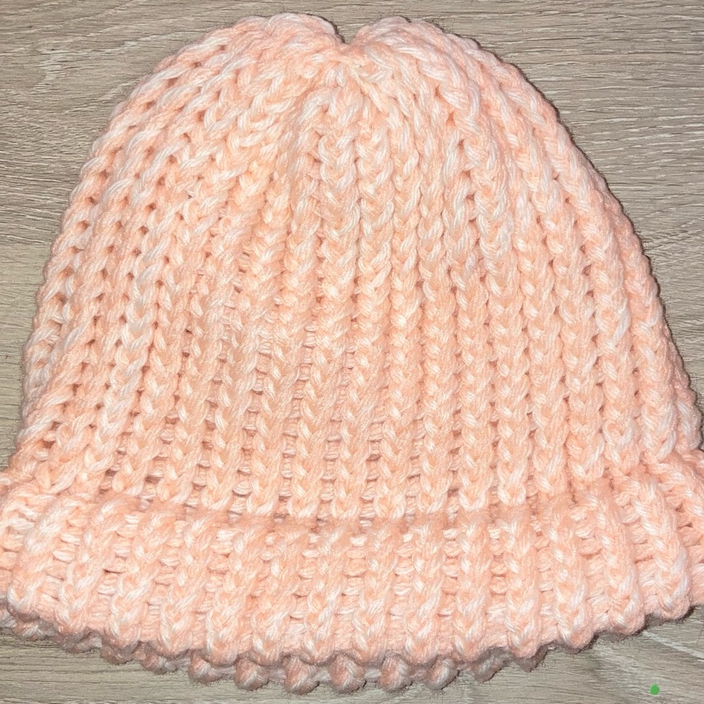 Handmade cozy knit beanie in peach & white for adults - Picture 2 of 5